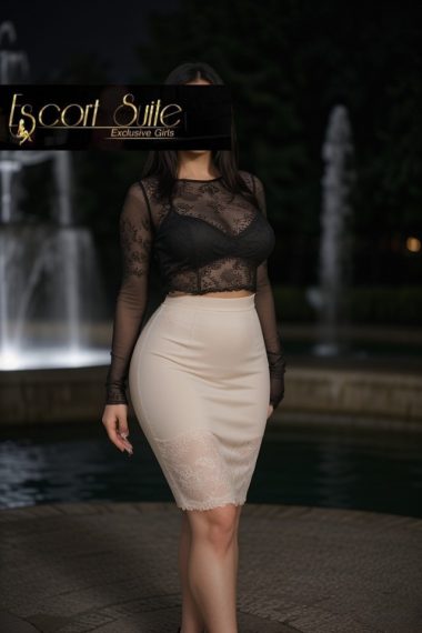 Brunette Escort Lady - Monica
