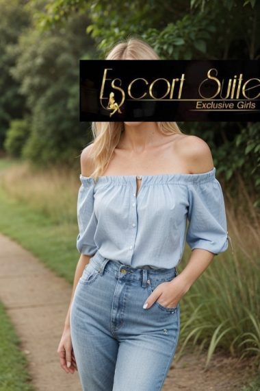Clever Escort Model - Tory