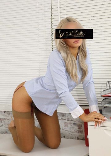 Cuddly Escort - Lindsey - Lindsey