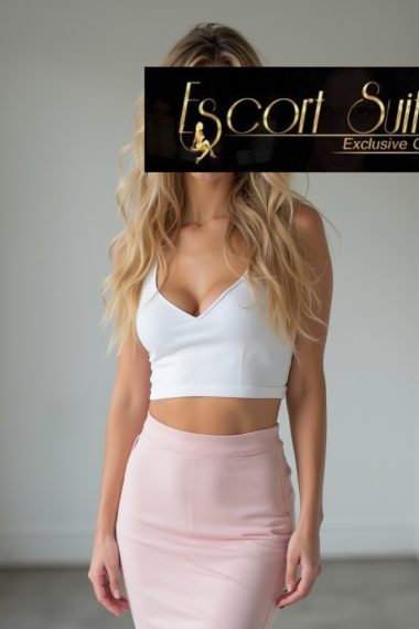 Energetic Escort Model - Courtney
