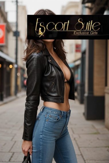 Pretty Escort Model - Vivian