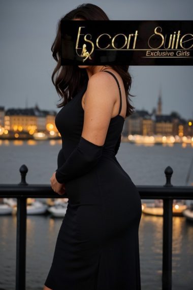 Sensitive Escort Model - Larisa