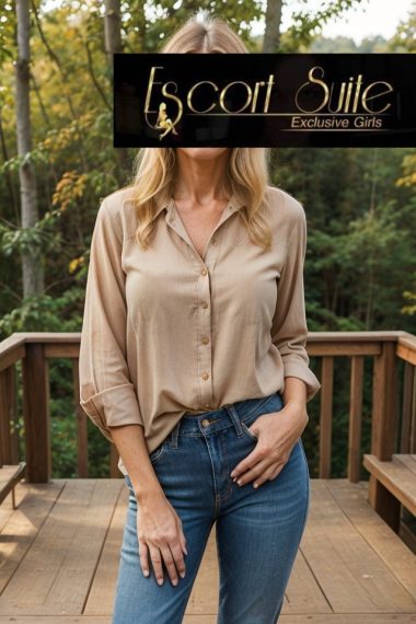 Student Escort Lady - Charlotte